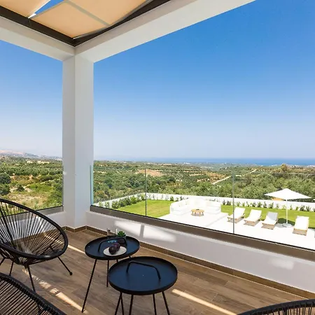 Elegante Mit Beheiztem Pool Und Fantastischer Aussicht Vakantiehuis